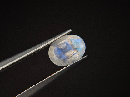 blMO-11　ブルームーンストーン　1.35ct