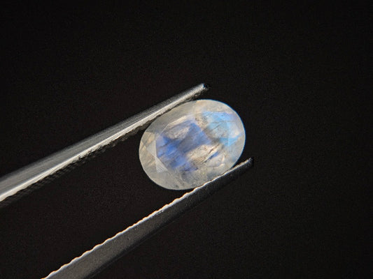blMO-11　ブルームーンストーン　1.35ct