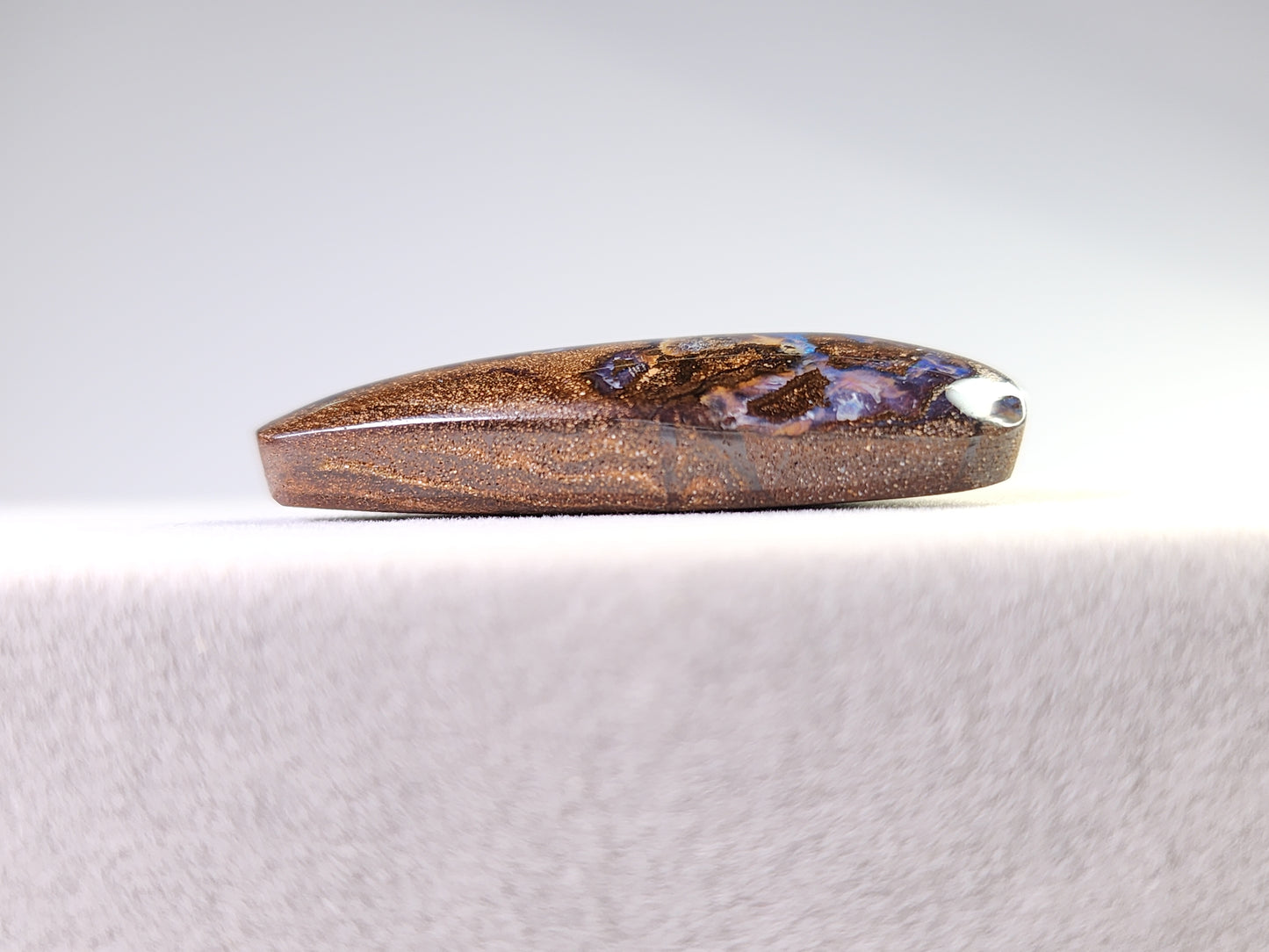 0903-7　ボルダーオパール（穴あき）　68.47ct