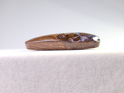 0903-7　ボルダーオパール（穴あき）　68.47ct