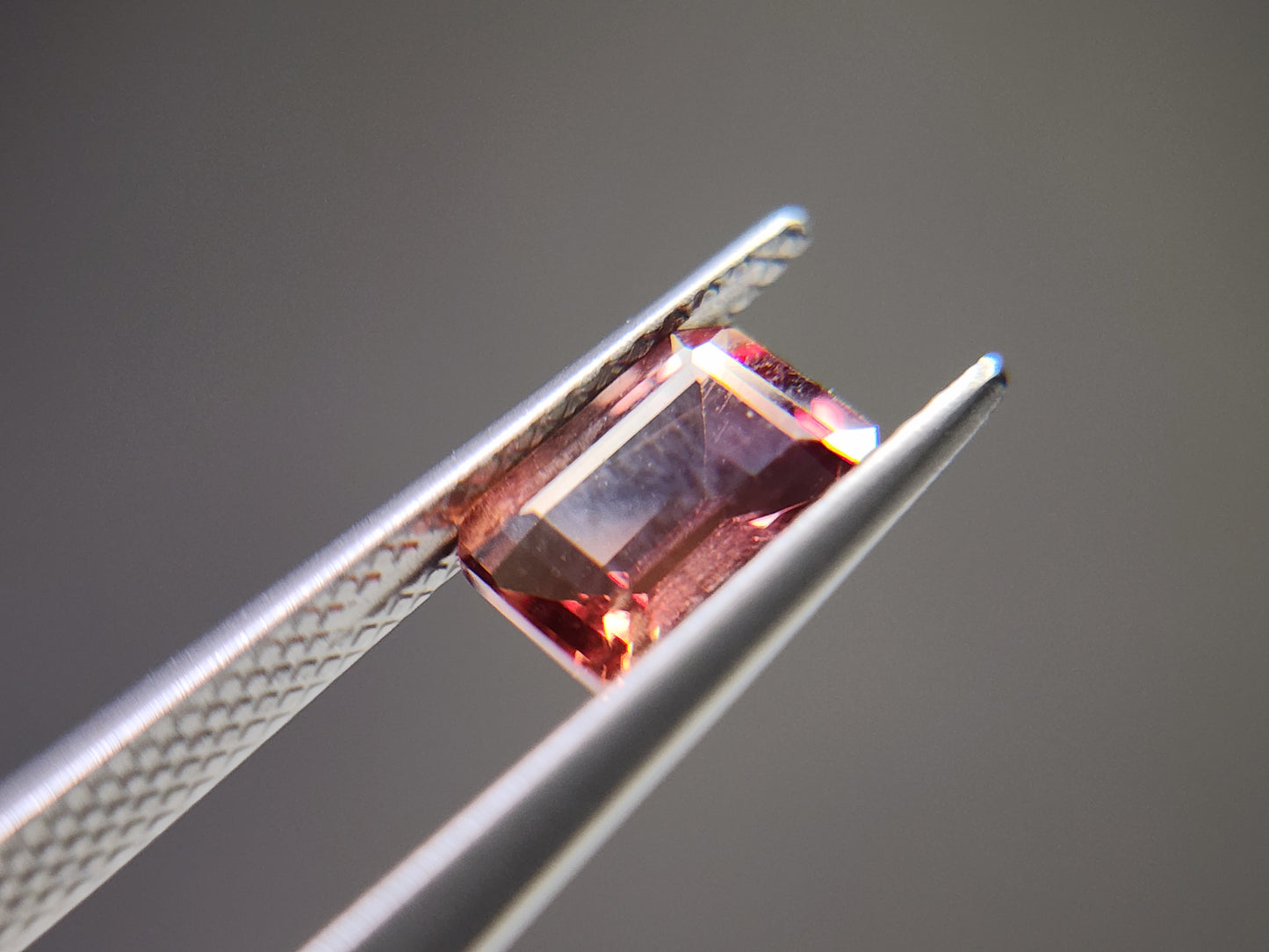 0151-3-10　バイカラーアンデシン　0.92ct