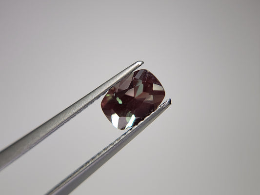 0504-3　バイカラーアンデシン　0.84ct