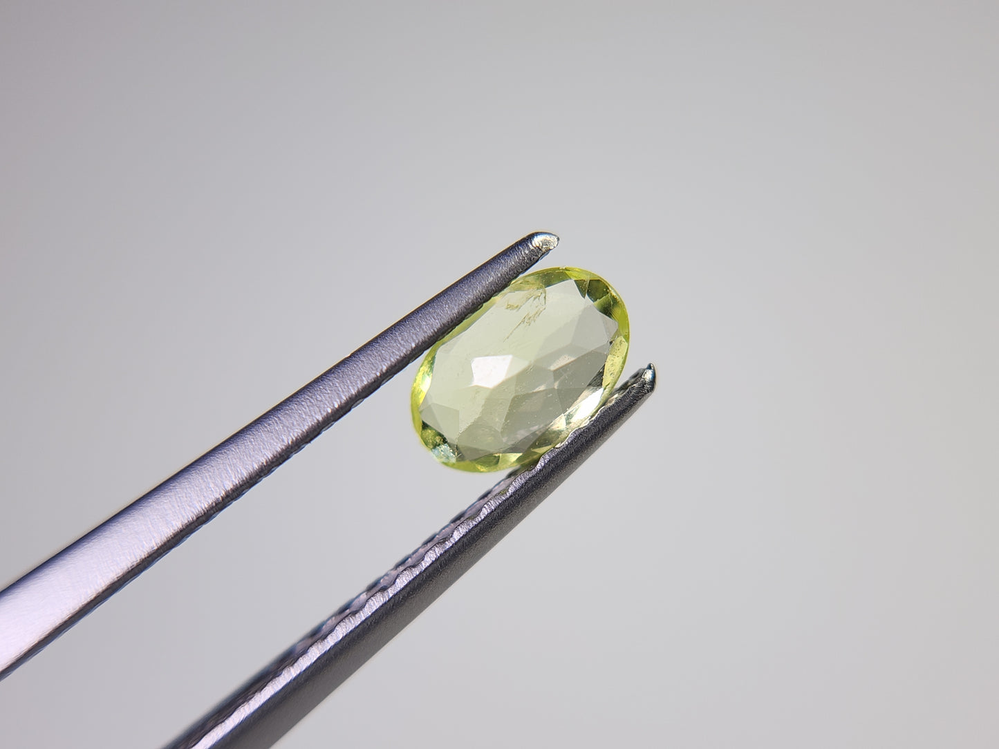 0928-5　パロットクリソベリル　0.38ct