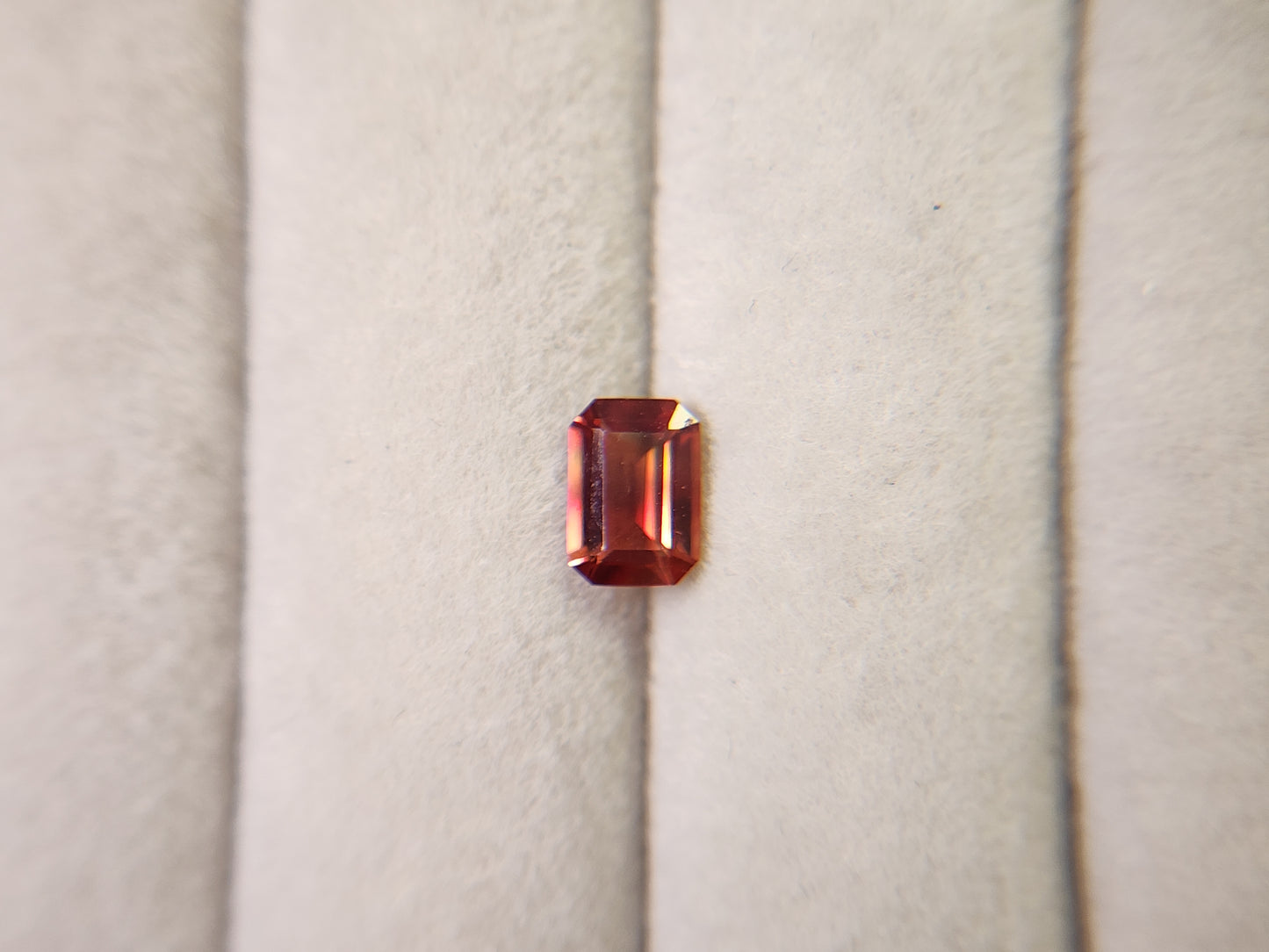 0151-3-2　バイカラーアンデシン　0.73ct