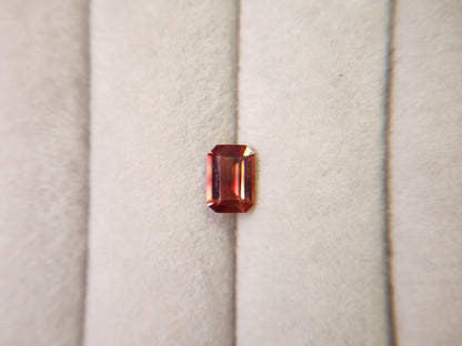 0151-3-2　バイカラーアンデシン　0.73ct
