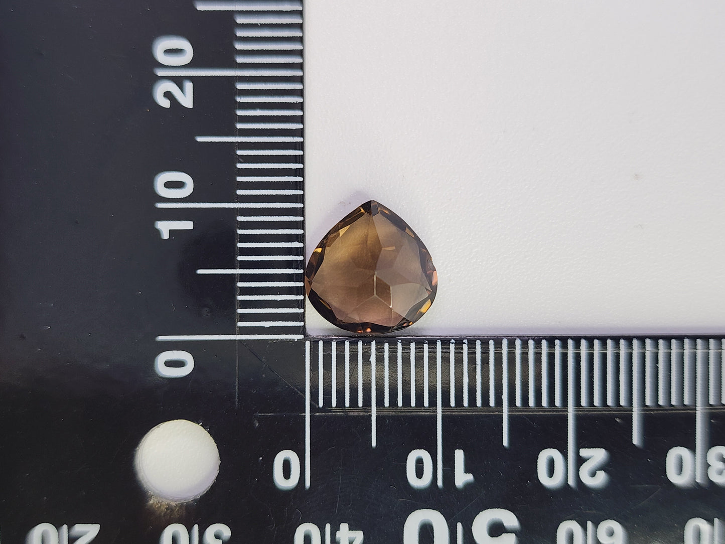 0902-7　スモーキークォーツ（欠けあり）　2.94ct