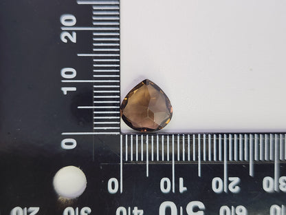 0902-7　スモーキークォーツ（欠けあり）　2.94ct