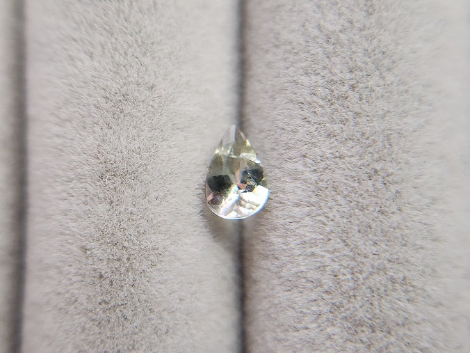 0644-10-4　ゾイサイト　0.28ct