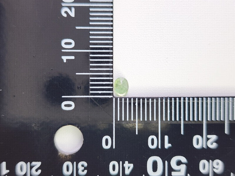 0873-5-4　デマントイドガーネット　0.26ct