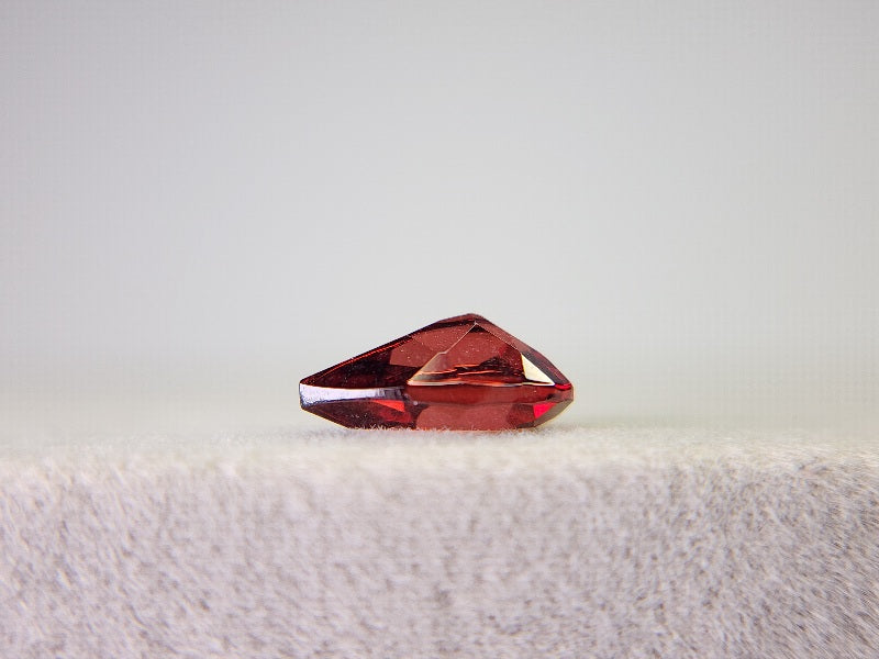0910-3-1　ガーネット　1.56ct