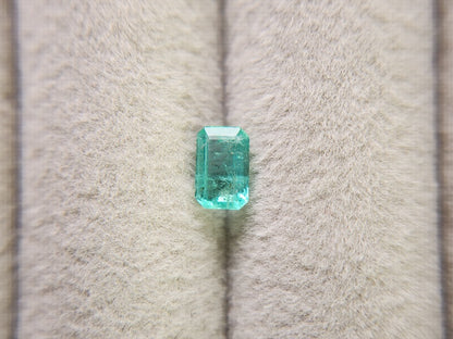 EM-14　エメラルド　0.53ct