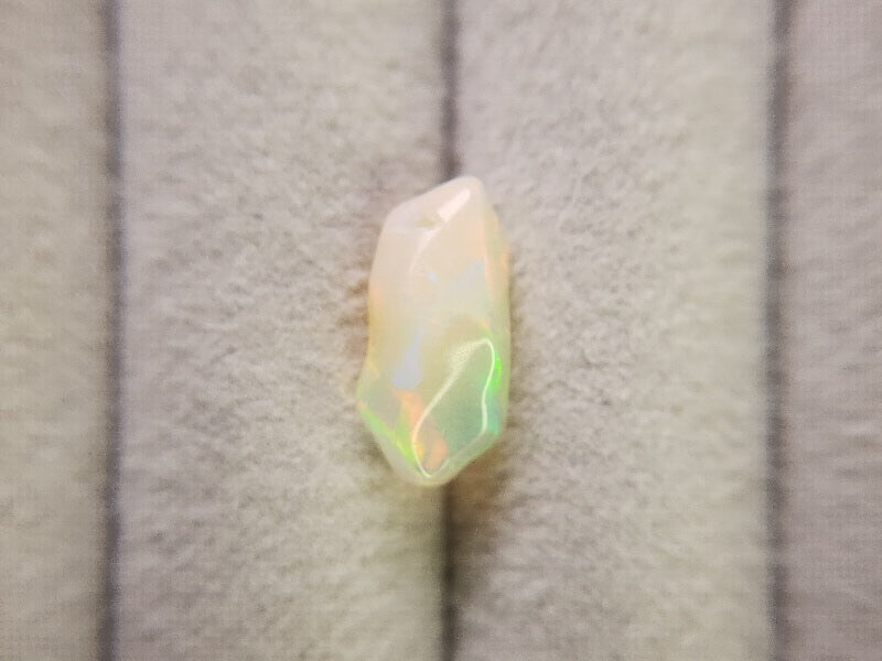 0914-4　さざれオパール（穴あき）　2.16ct