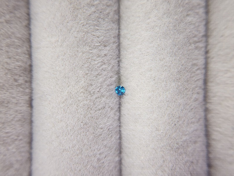 0015-3-7　ブルーダイヤモンド(トリートメント)　0.03ct