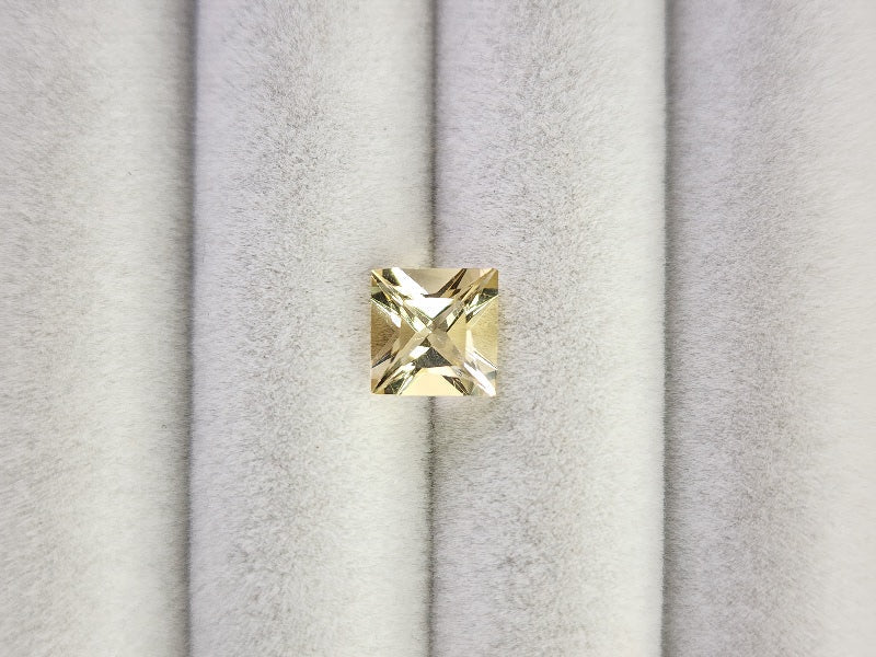 0091-9　イエローラブラドライト　1.46ct