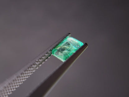 0936-8　エメラルド(ザンビア産)　0.51ct