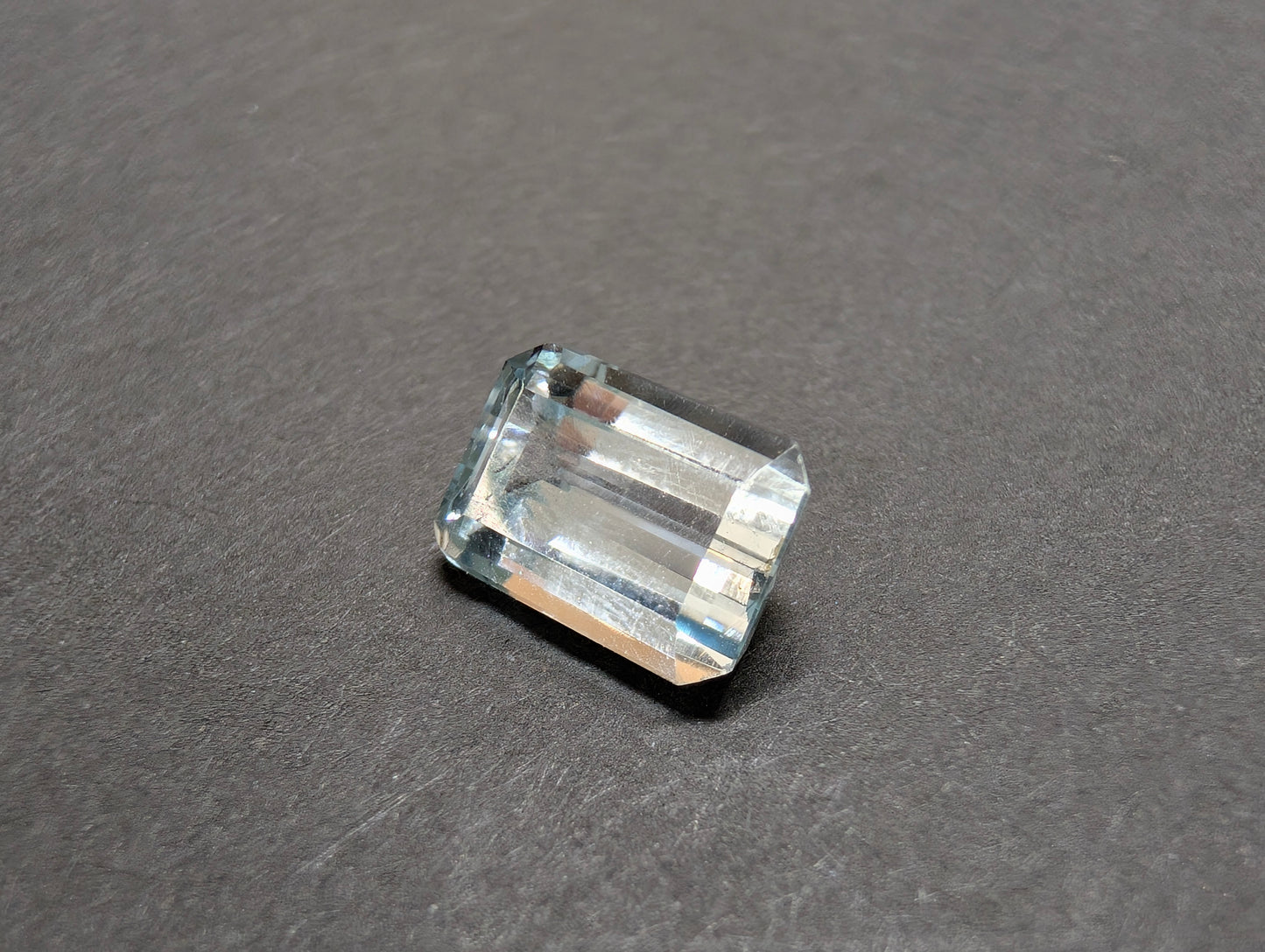 0053 バイカラートパーズ 3.69ct