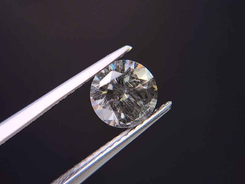 　grMOI-5　合成グレーモアッサナイト　0.91ct