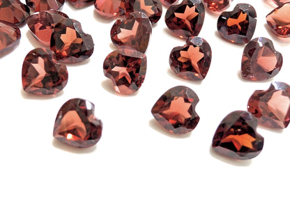 0388【HappyValentine💓】1石300円🎀ハートシェイプのガーネット【1石あたり約0.60ct】
