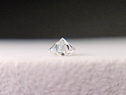 MOI-7　合成モアッサナイト　0.48ct