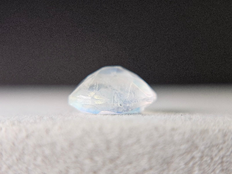 blMO-4　ブルームーンストーン　2.53ct
