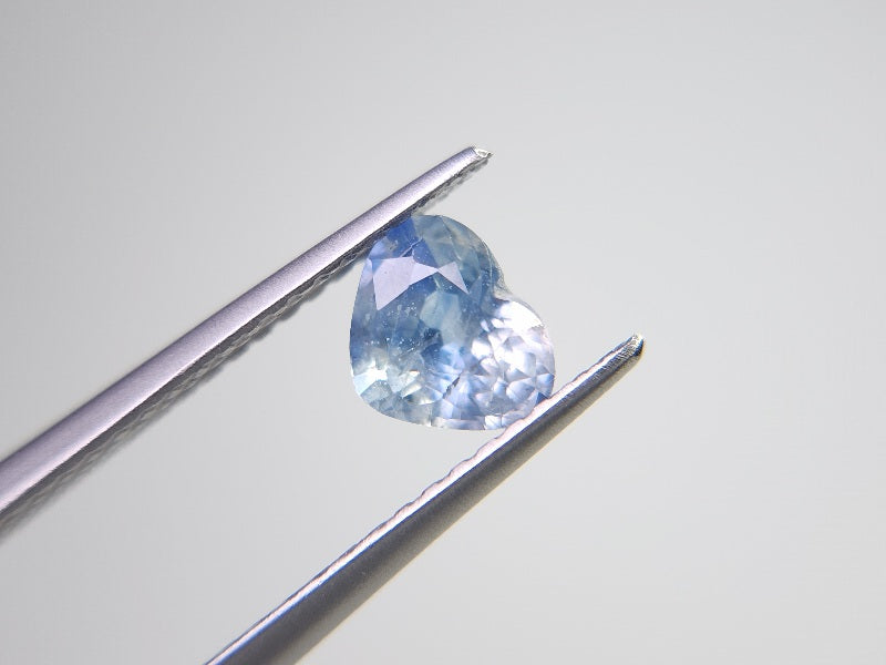 SA-68　蛍光！サファイア　0.87ct