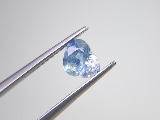 SA-68　蛍光！サファイア　0.87ct