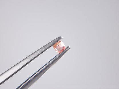 VY-2　ベイリネナイト　0.06ct