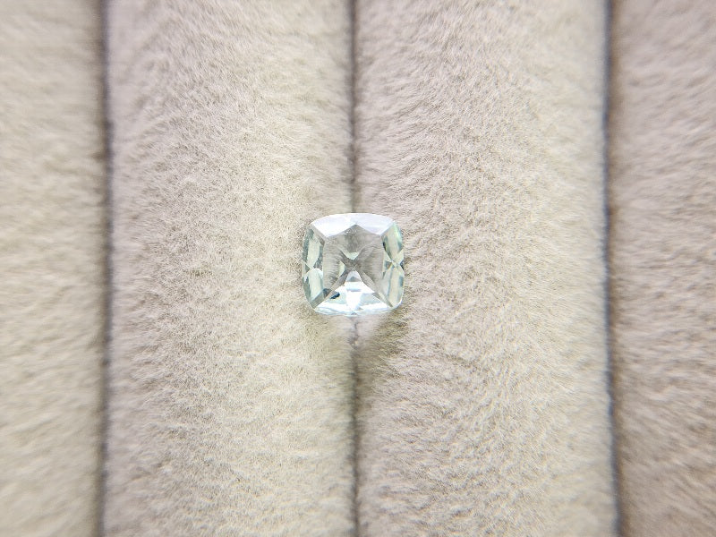 gBE-9　グリーンベリル　0.80ct