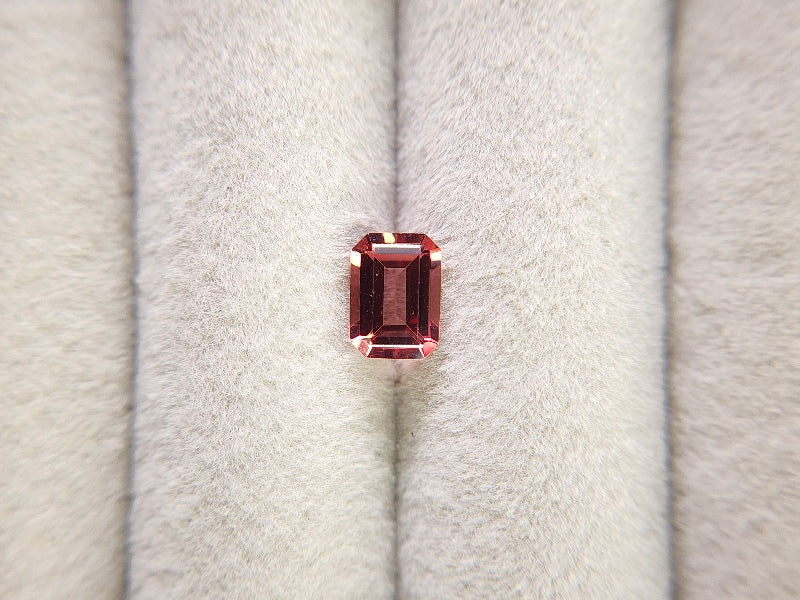 0151-2-4　バイカラーアンデシン　0.95ct