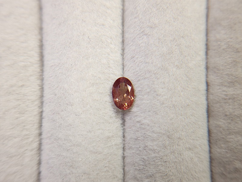 0152-2-10　バイカラーアンデシン　0.45ct