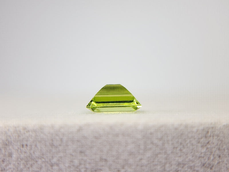 0238-1　ペリドット　1.05ct