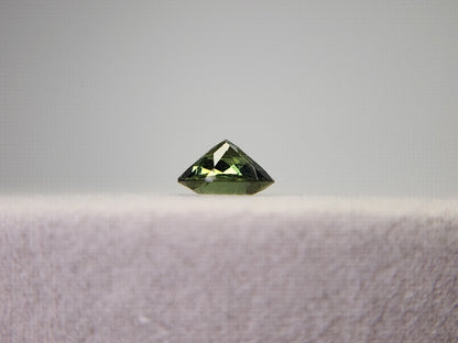 0560-2　モルダバイト　0.89ct