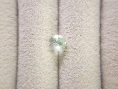 gBE-24　グリーンベリル　0.83ct