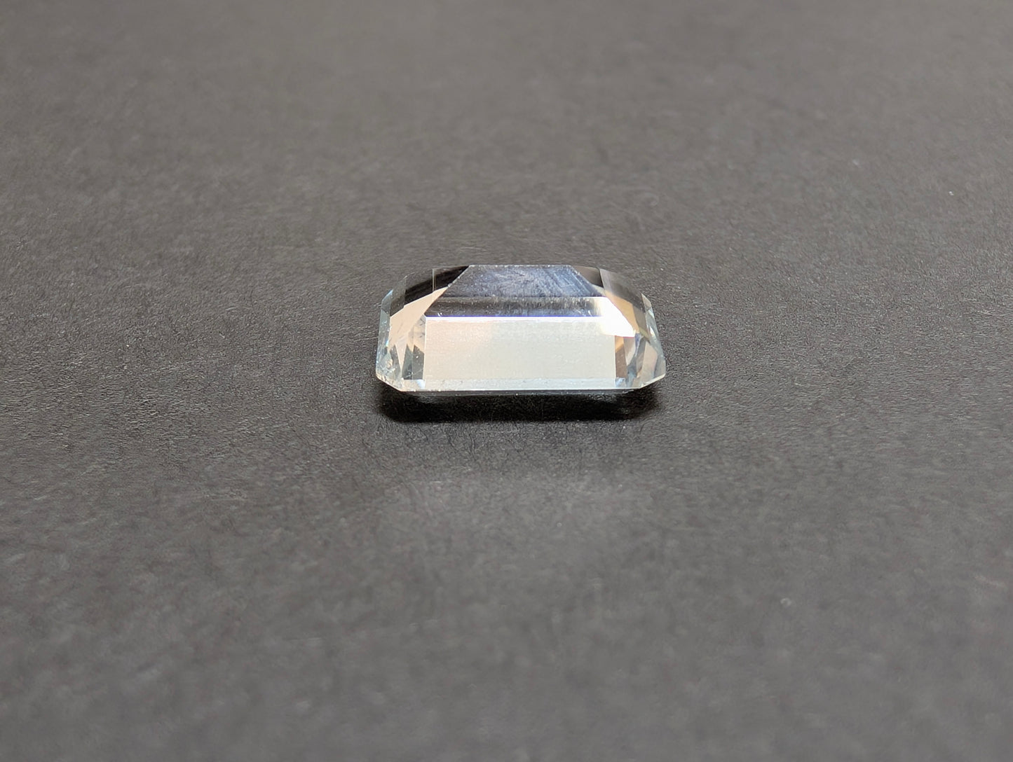 0068 バイカラートパーズ 5.35ct