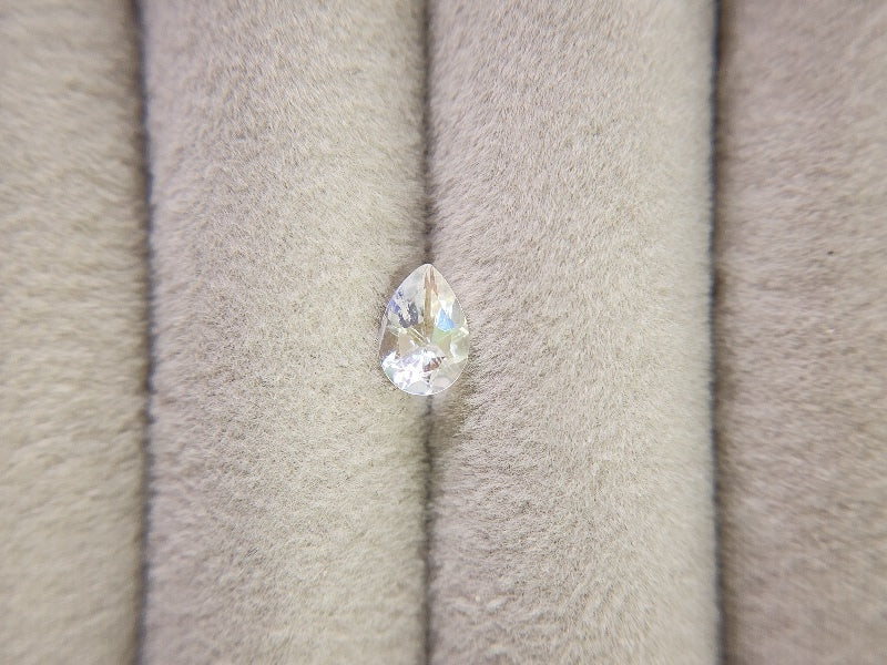 0763-4　アンデシンラブラドライト　0.63ct