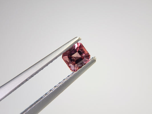 0935-1　ピンクジルコン　0.44ct