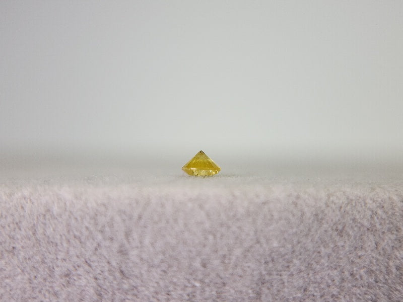 0015-6-1　イエローダイヤモンド　0.09ct