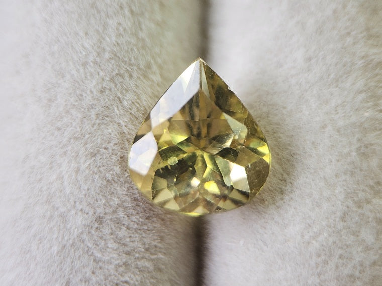 0473-2　イエローグリーンアパタイト　2.70ct