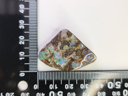 0903-6　ボルダーオパール（穴あき）　40.79ct