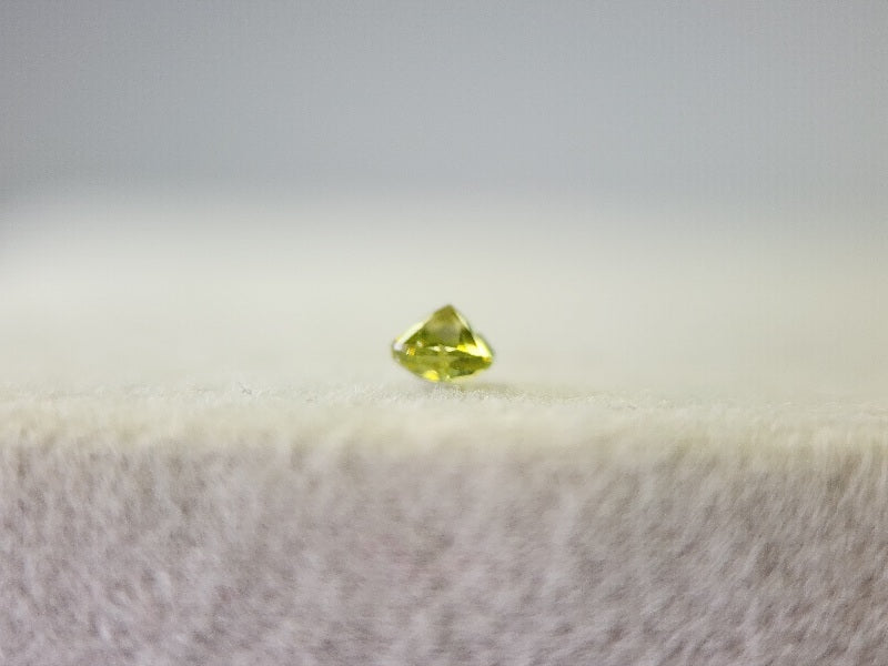 0932-1-8　スフェーン　0.12ct