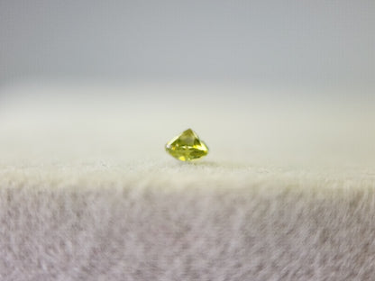 0932-1-8　スフェーン　0.12ct