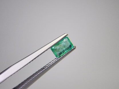 0936-8　エメラルド(ザンビア産)　0.51ct