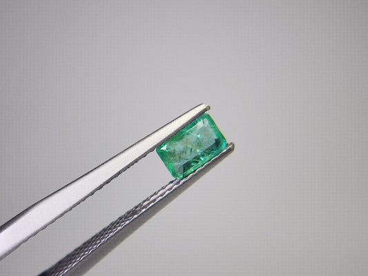 0936-8　エメラルド(ザンビア産)　0.51ct