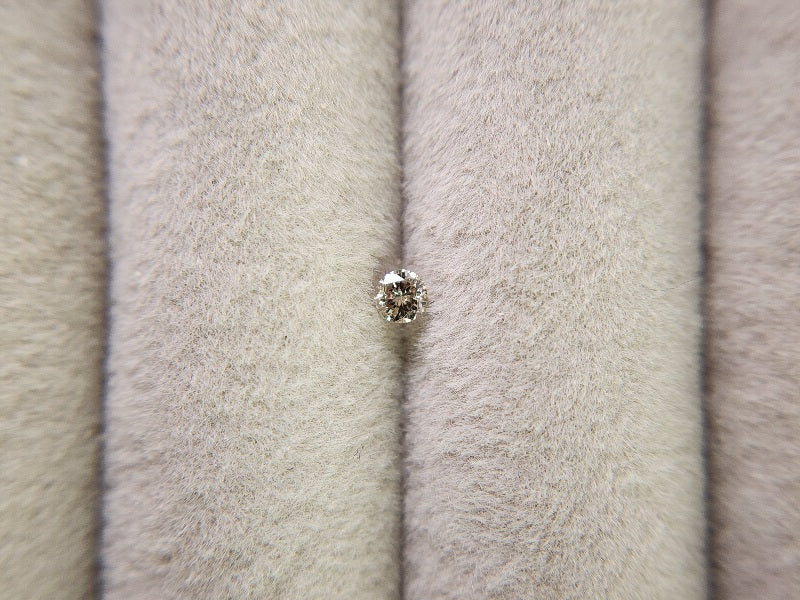 0015-2-2　ブラウンダイヤモンド　0.08ct