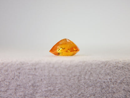 SA-72　蛍光！サファイア　0.85ct