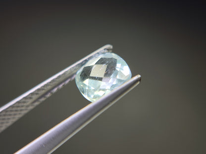 0878-4-5　グリーンベリル　クッションチェッカーカット　0.84ct