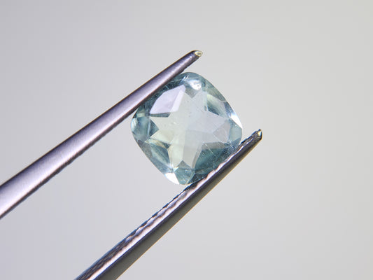 0878-4-4　グリーンベリル　クッションチェッカーカット 0.84ct