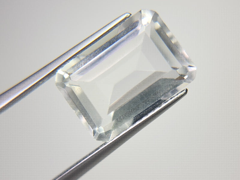SUI-18　水晶　7.42ct