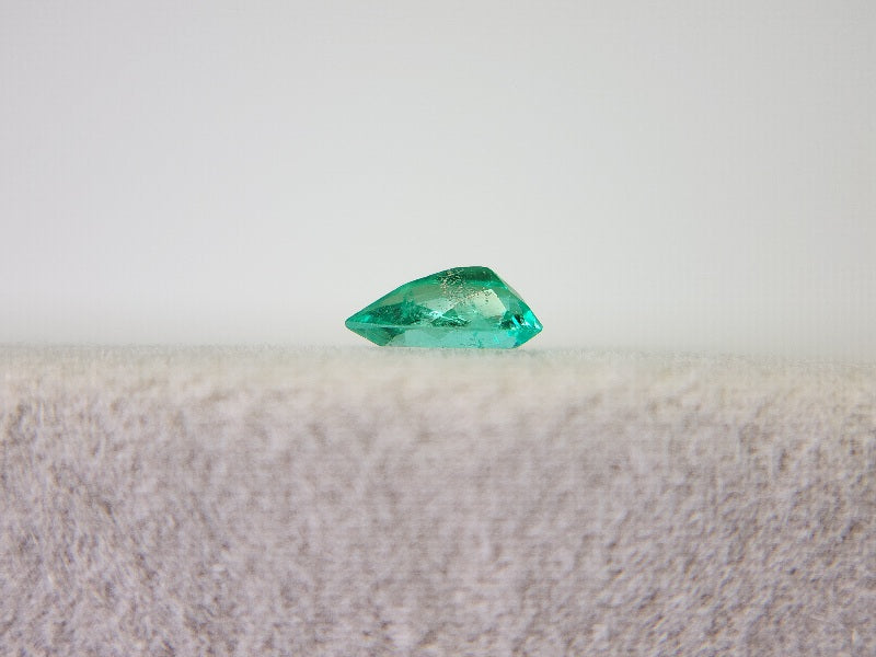 0936-24　エメラルド　0.30ct