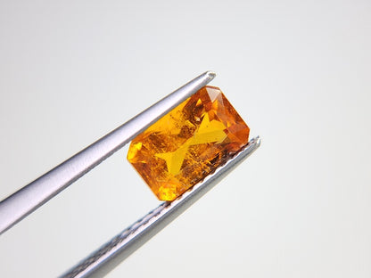 0218-1　クリノヒューマイト　1.10ct